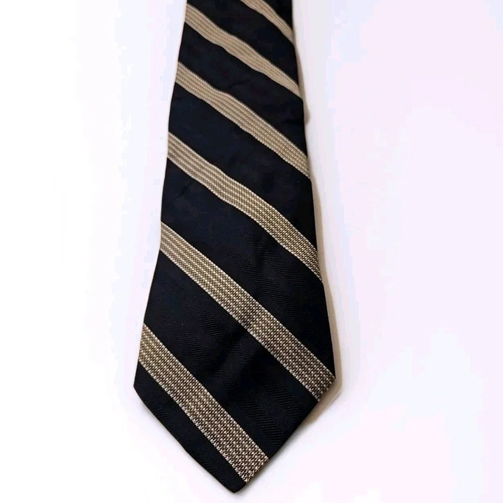 Ferrell Reed‎ Mens Silk Tie Navy Blue Silver Gold Striped Hand Tailored USA Made